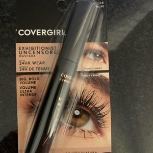 Covergirl mascara in the color black